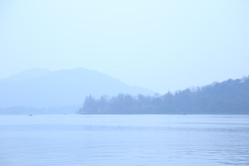 烟雨西湖