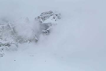 云中雪峰