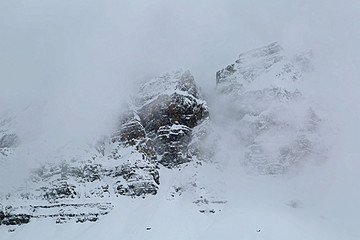 云中雪峰