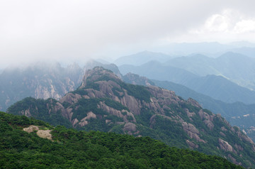 青山疊翠