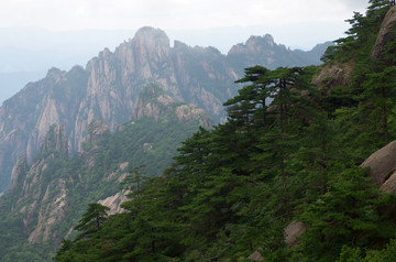 群峰竞秀