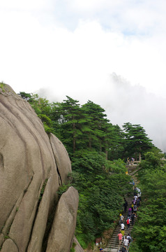 黄山之路上云霄