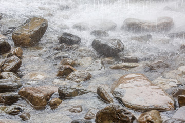 雨水石头