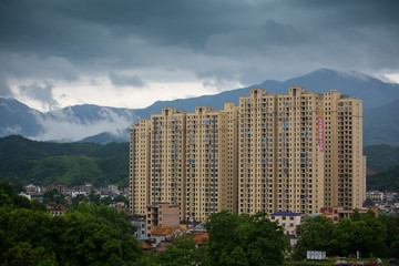 雨后山区