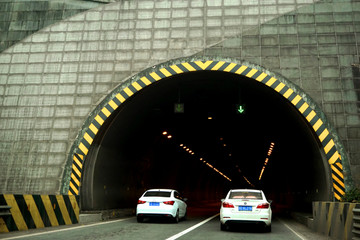 沪蓉高速公路明月山隧道
