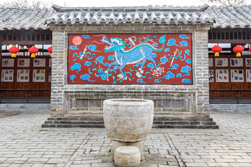 中式彩绘影壁墙