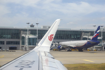 韩国首尔机场航站楼及停机坪客机