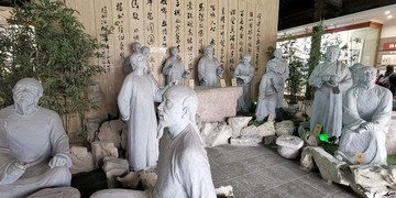 揚(yáng)州八怪塑像