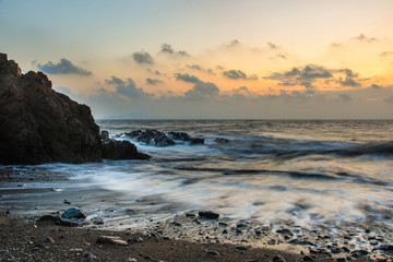 礁石海浪