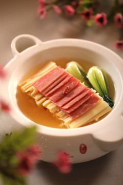 火腿燉春筍