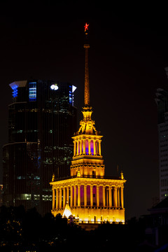 上海展览中心镏金钢塔夜景