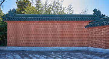 红砖绿瓦围墙