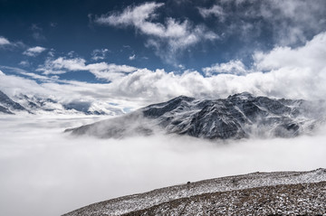 高原雪山