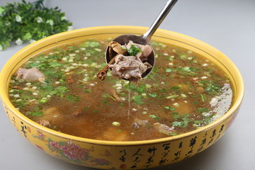松茸菌燉雞