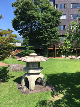 日式庭院与石灯笼