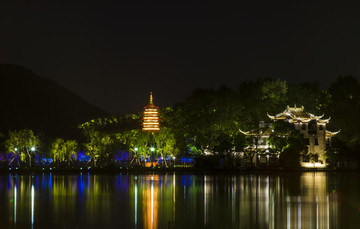 雷峰塔夜景