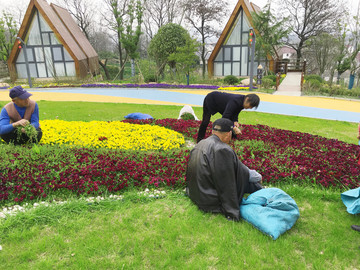 除草工人