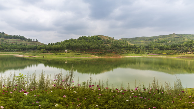 西宁莲花湖美景