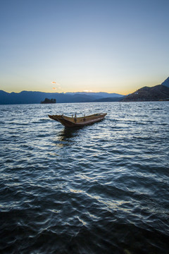 泸沽湖晨曦