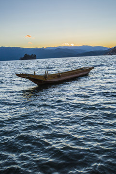 泸沽湖晨曦