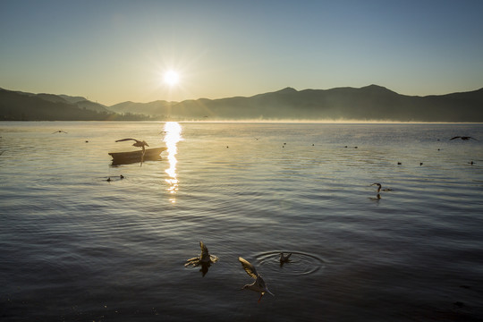 泸沽湖晨曦