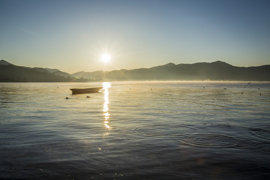 泸沽湖晨曦