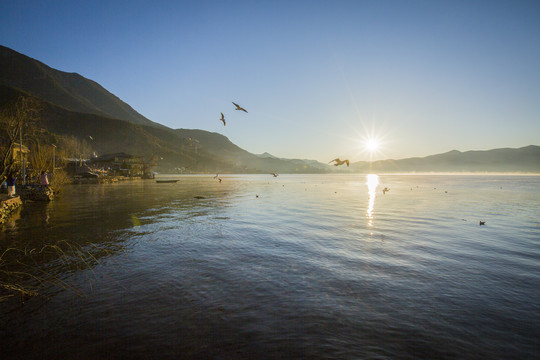 泸沽湖晨曦