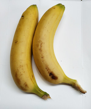 两条香蕉