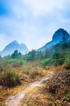 山岭小路