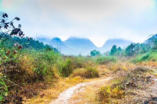 山岭小路