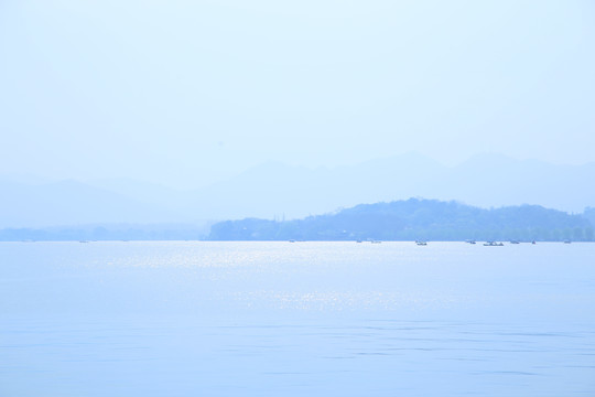 烟雨西湖