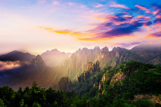 黄山远山美景