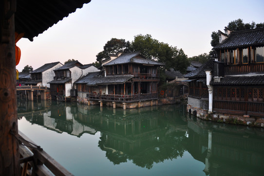 水巷清晨