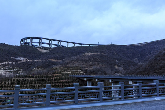 山西太原天龙山旅游公路网红桥