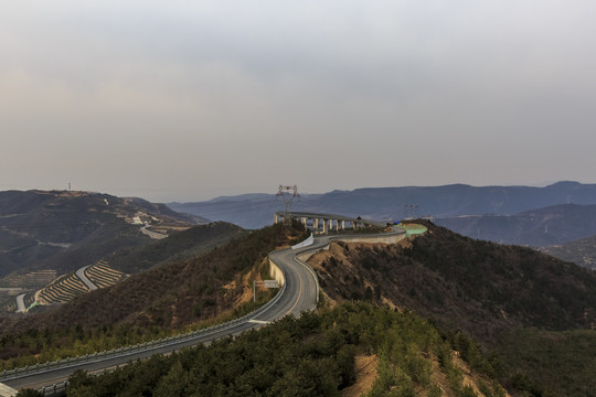 山西太原天龙山旅游公路网红桥