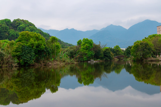 湖光山色