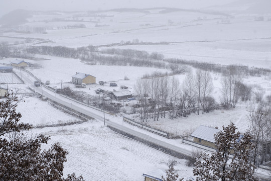 雪中乡村