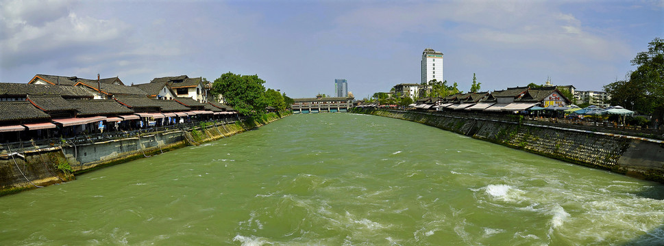 都江堰岷江全景图