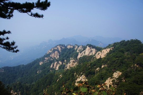 千山仙人台陡峭险峻连绵群山峰