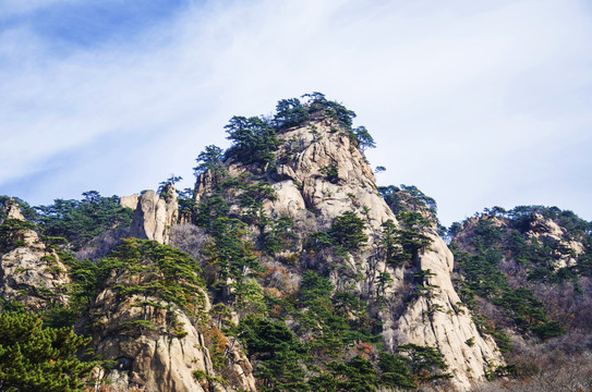 千山仙人台陡峭险峻连绵群山峰