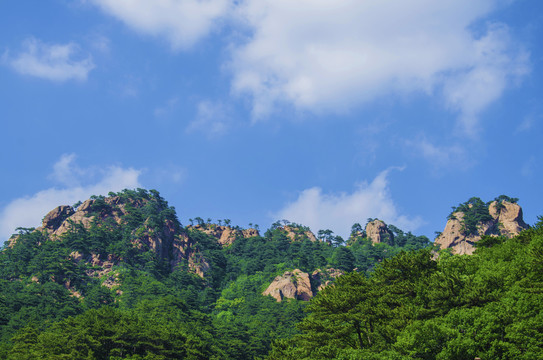 千山仙人台陡峭险峻连绵群山峰