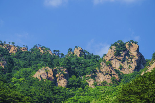 千山仙人台陡峭险峻连绵群山峰