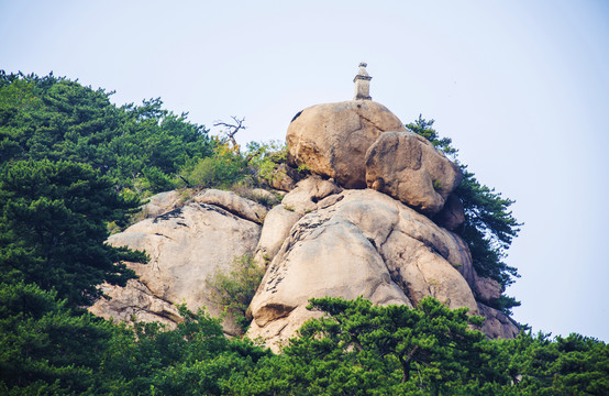 千山中会寺净瓶峰