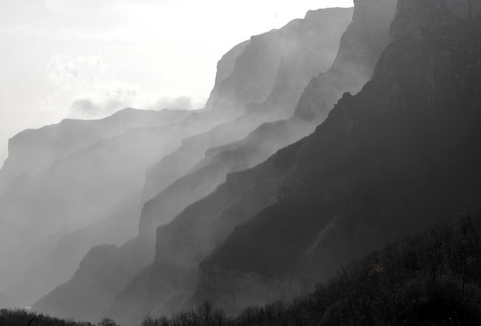 水墨远山