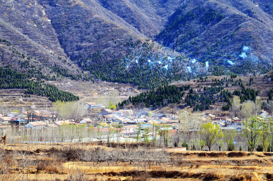 小山村