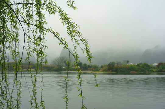 湖光山色