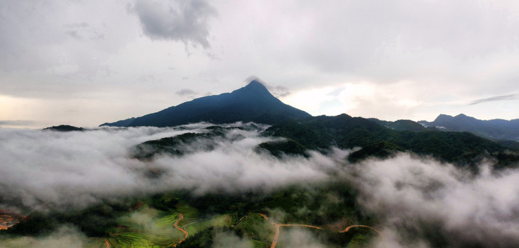 大山