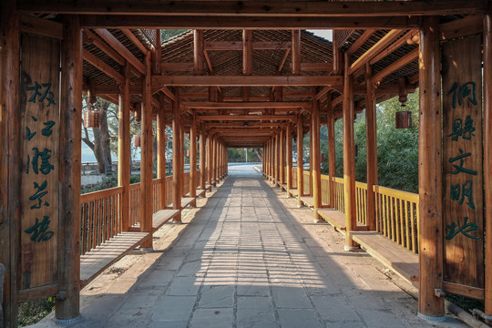 木结构廊桥