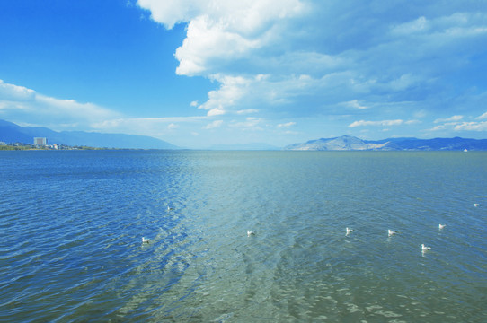 洱海湖面