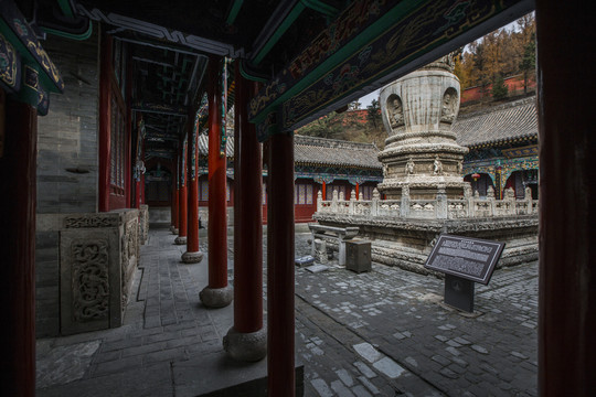 山西五台山龙泉寺